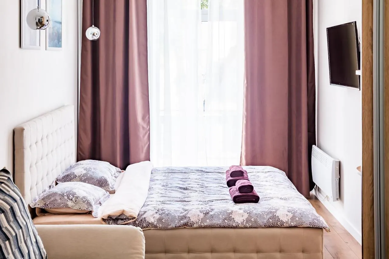 Квартира В Центрі З Дизайнерським Ремонтом Lviv Apartment